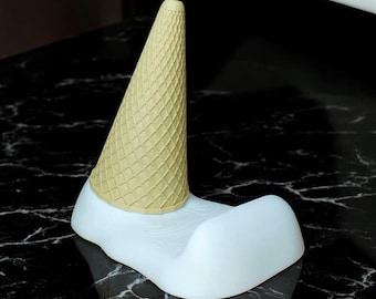 3D Printed Ice Cream Cone Card Stand: Collectible Card Display