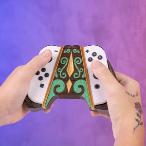 Wooden Relic Dual Controller Grip – A Legendary Holder for Your Setup ...