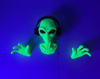 Alien Headphone Wall Mount – Out of This World Organization!