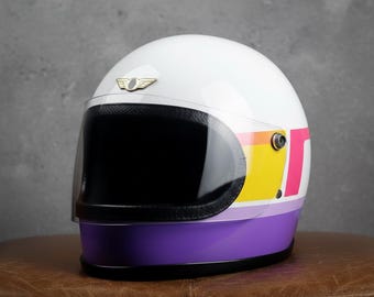 Custom Vintage Style Motorcycle Helmet: Graphic Bobber Caferacer
