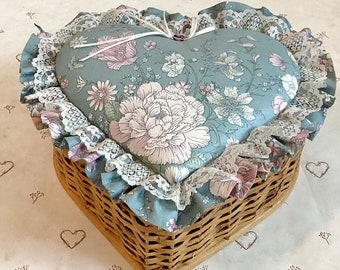 Vintage Floral Heart Shaped Wicker Lace Cloth Sewing Keepsake Storage Basket