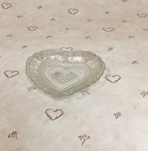 Vintage Avon Heart Shaped Pressed Glass Trinket J… - image 4