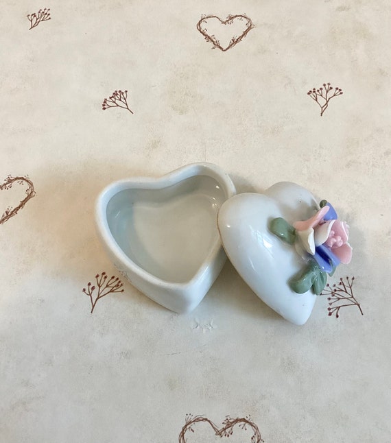 Vintage Small Floral Heart Lidded Ring Trinket Box