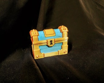 AirPods case holder - Royale Golden Chest