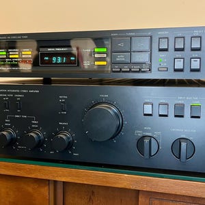 Sintonizzatore Onkyo Integra T4057 e amplificatore A8057, metà anni '80, testati, 60 W RMS