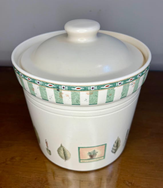 Pfaltzgraff Vintage Naturewood Canister Large #502 With Lid