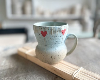 Big Americana No.1 - Large mug with ear beige speckled clay, light blue and red hearts