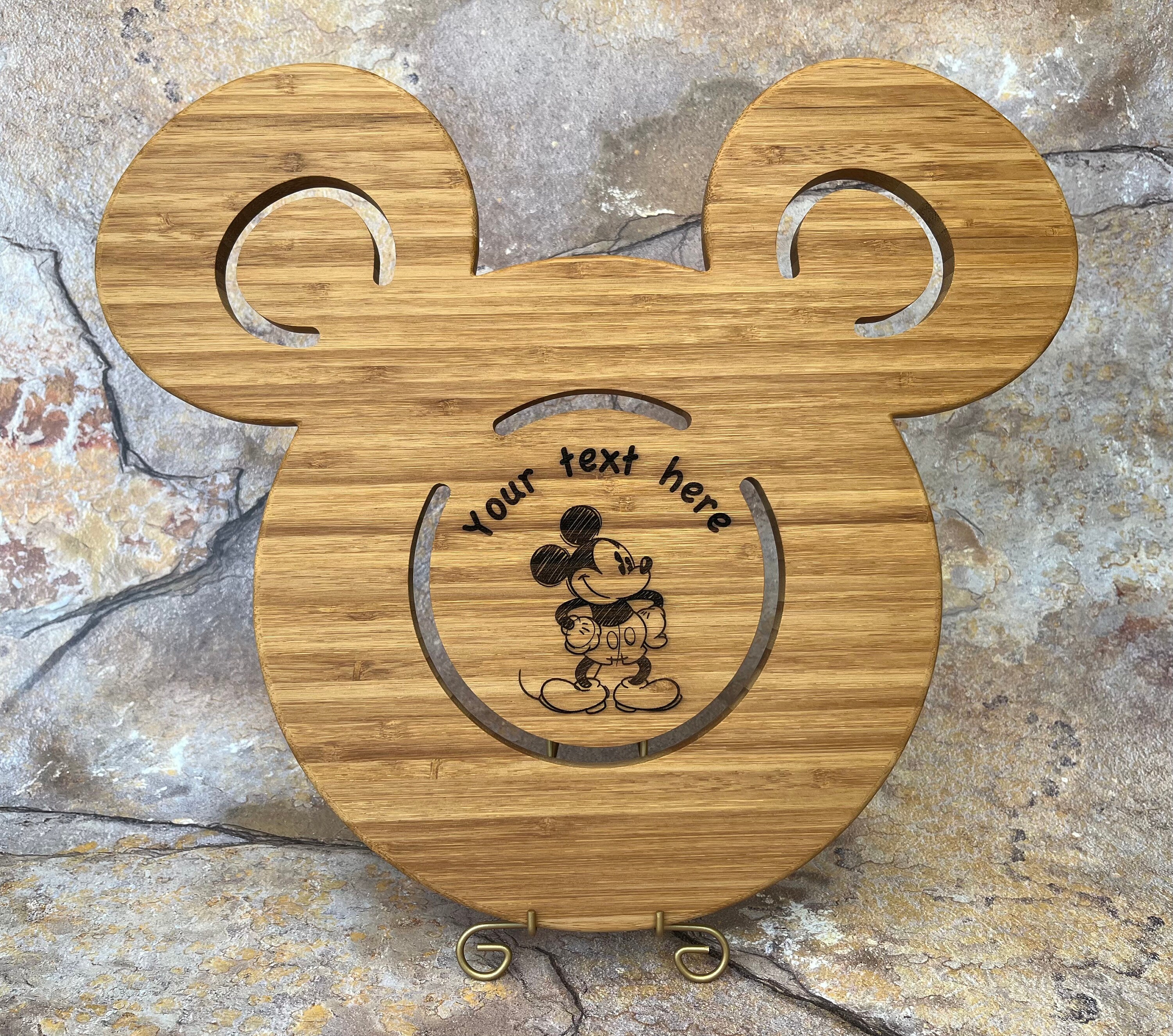 mickey　ヒッチ台座 Walt Disney Magic Mounts Mickey Mouse Self Stick Childs
