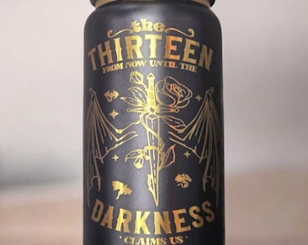Vaso de acero inoxidable de 16 oz The Thirteen: Artículos para beber de fantasía y libros