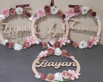 couronne bois prénom fleuri , personnalisable prénom enfant - décoration chambre - cadeau naissance, cadeau noël  - couronne fleurs