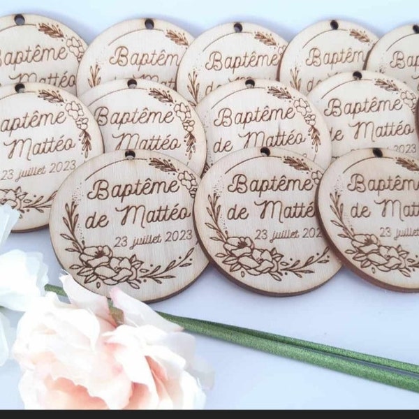 personalized wooden medallions for baptism, label, wedding, communion, birthday, personalized box of sweets or tables