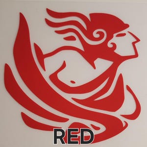 Puede incluir: Un gr&aacute;fico rojo que representa el perfil de una persona con casco y cabello suelto, con un dise&ntilde;o estilizado. La palabra "RED" est&aacute; impresa en negro en la parte inferior de la imagen.