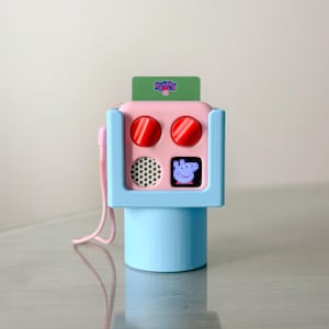 Support Yoto | Mini station d'accueil Yoto pour porte-gobelet de siège auto | Station d'accueil Yoto et espace de rangement pour carte - Personnalisé