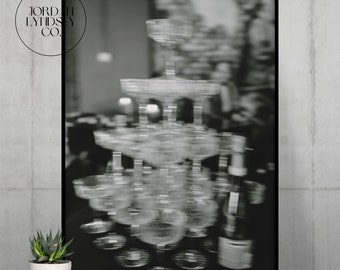 Black & White Blurry Champagne Tower Download