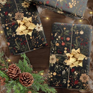 Carta da regalo natalizia floreale Moody - Carta da regalo vintage scura, stile vittoriano Charles Dickens