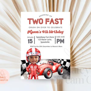 Invitation Grandir DEUX voiture rouge de course rapide pour bébé garçon 2e anniversaire, photo personnalisée et animation vidéo evite image 6