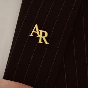 Pin de solapa con inicial personalizado, pin de solapa con letra personalizada, broche con letra, pin con inicial para novio, regalo de boda, regalo para padrinos de boda, regalo para él