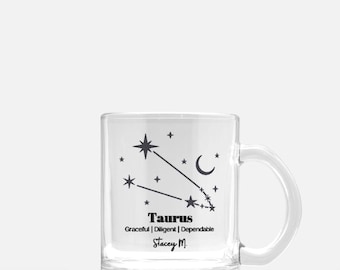 Taza de cristal con la constelación de Tauro