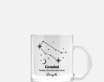 Taza de cristal con la constelación de Géminis