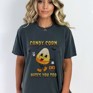 Halloween Candy Corn hasst dich T-Shirt, Team Candy Corn, Mainstreet Halloween Style Shirt, süßes Candy Corn Stuff, lustiges Halloween Candy Tee