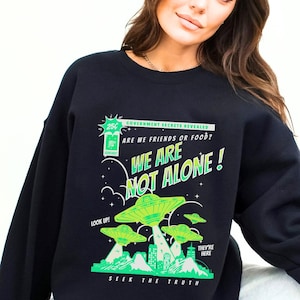 Retro UFO Comic Art Sweatshirt for UFO Lovers and Alien People
