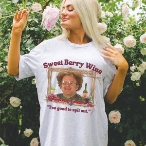 Zoete bessen wijn meme shirt, grappige wijnproeverij problemen cadeau voor wijnliefhebbers, grappige wijncadeaus, wijnproeverij partij shirt, meme shirts