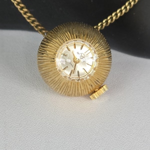 Vintage Buler Swiss Necklace Watch Gold Plated 17 Jewel Pendant Chain Ladies