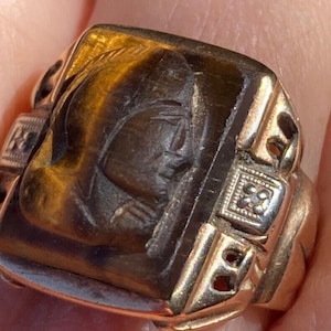 Vintage Mens 10k Solid Yellow Gold Carved Tiger Eye Cameo Roman Ring Size 7.75
