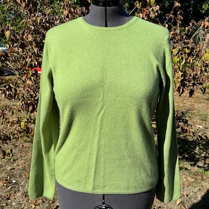Y2K Charta Club Zweilagiger Kaschmirpullover, klassischer grüner Pullover mit Rundhalsausschnitt, Grundausstattung! Größe L -NW