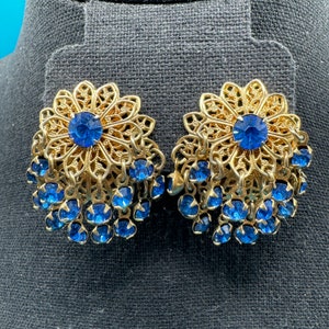 Gorgeous Vintage 1950&#39;s Mid-Century Gold Tone Filagree with Blue Crystal Clip-on Earrings - EXCELLENT Vintage Condition