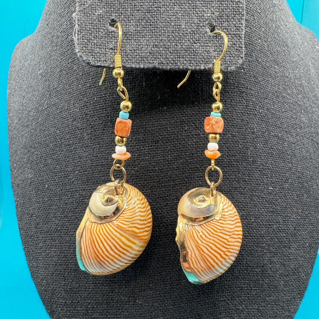 Vintage 1970's Beautiful Snail Shell Beaded Dangle Earrings - NWT - Etsy