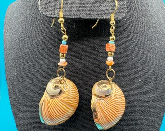 Vintage 1970's Beautiful Snail Shell Beaded Dangle Earrings - NWT