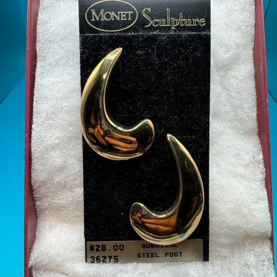 Vintage 1980's Monet Sculpture Gold Tone Earrings… - image 7