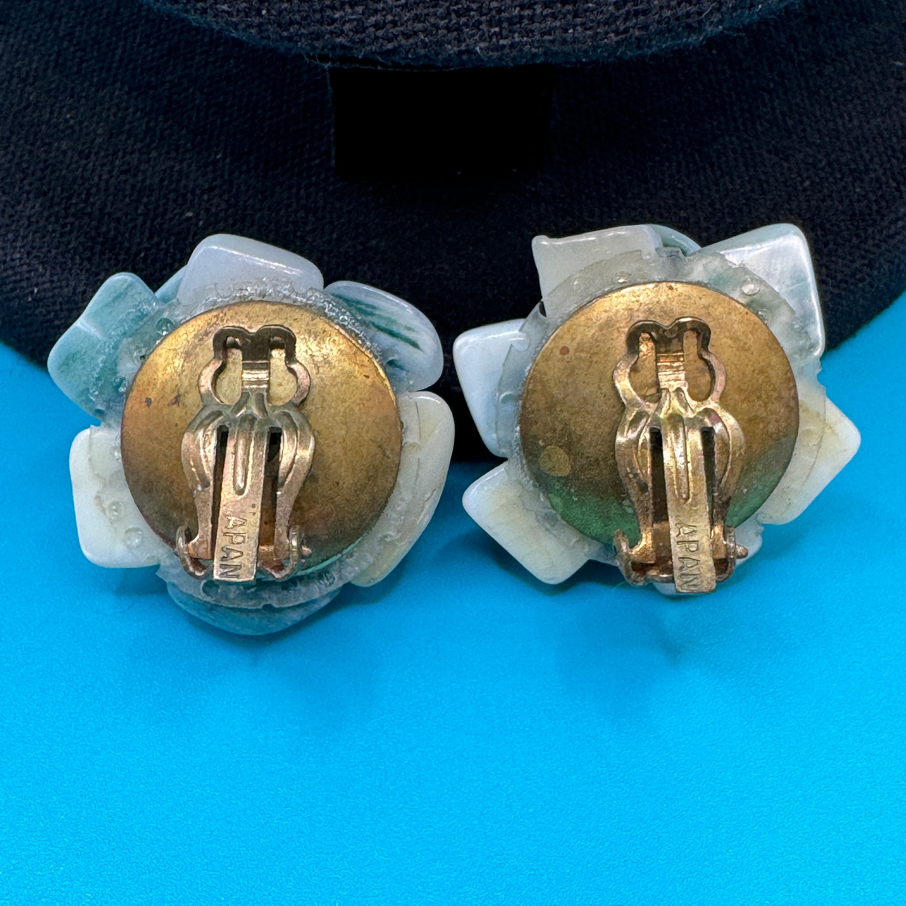 587797_4 587797_4