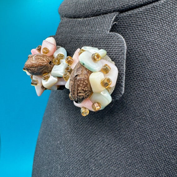 Vintage 1950's Mother of Pearl Shell Cluster Clip… - image 3