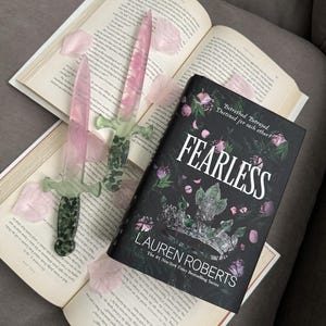 Fearless Daggers / Powerless / Lauren Roberts / Hecho a mano / Mercancía de libros / Mercancía de Powerless / Disfraz Cosplay / Booktok