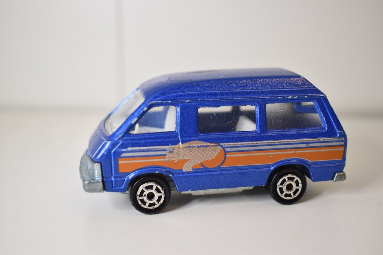 Majorette Van - Etsy