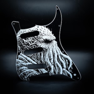 Cthulhu UV-Printed Stratocaster Pickguard – Lovecraft-Inspired Guitar Art