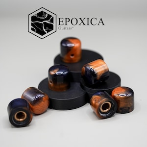Botões de guitarra Cosmic Brass – Conjunto de botões de resina azul e dourada – Botões de controle com eixo sólido de 1/4” – Upgrade artesanal de guitarra boutique
