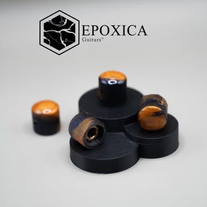 Cosmic Blue Gold Resin Gitaarknoppen – Handgegoten Swirl Control Set