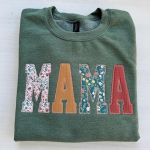 Mama Keepsake Sweatshirt, Custom Embroidered Sweatshirt Gift, Embroidered Mama Sweatshirt, Personalized Gift,  Baby Outfit Swestshirt