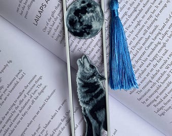 Howling Wolf Bookmark | Moon Book Lover Accessory | Bookish Gift