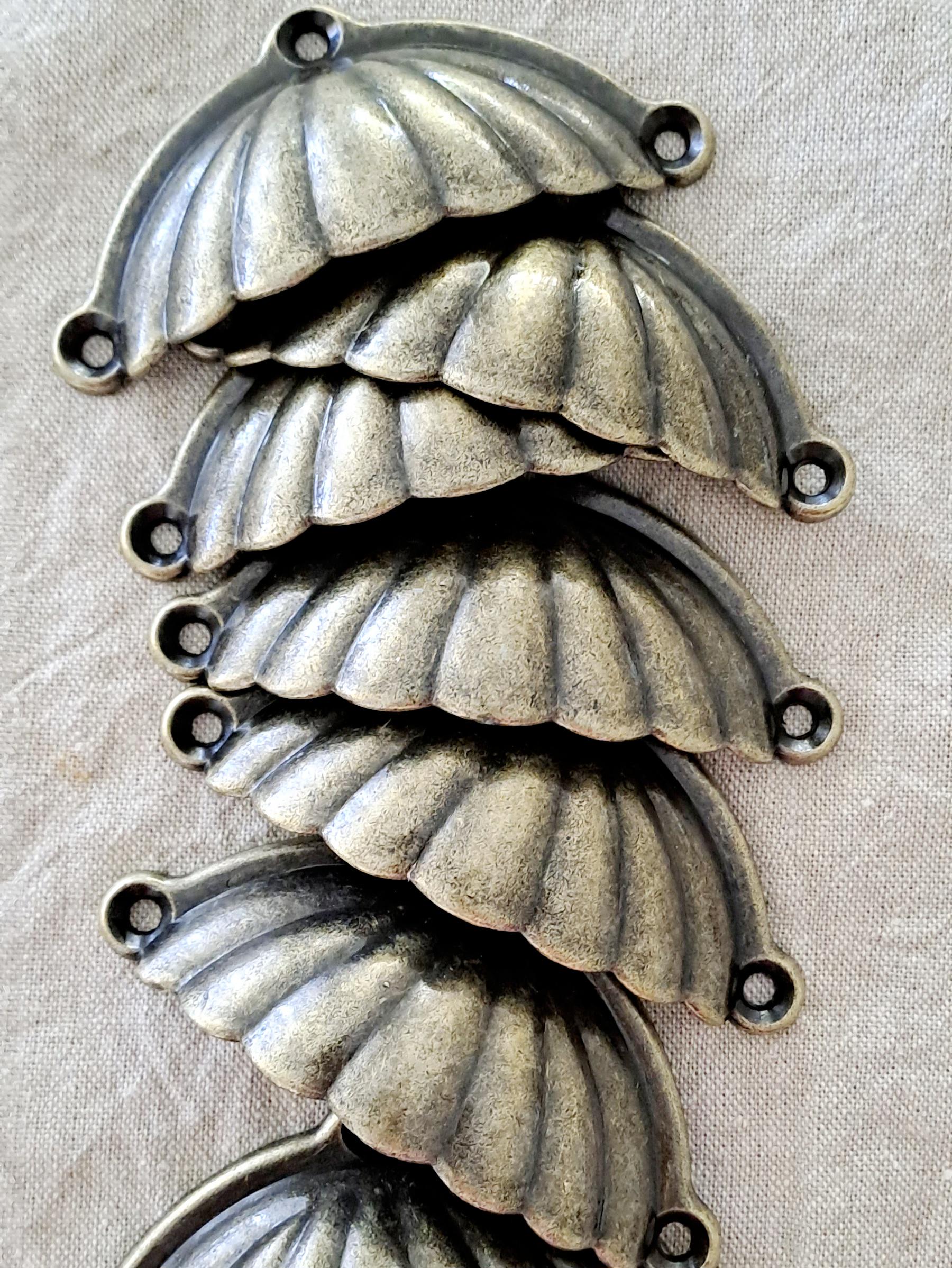 Pack of 5 Cup Style Pulls 'Antique Bronze Shell' Furniture Hardware, Drawer Pull (QTY 5) - Country Farmhouse Style -Vinatge Hampton Style -