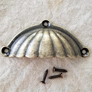 Cup Style Pull 'Antique Bronze' - Shell style Ideal for Drawers, Cabinets, Cupboards - DIY Furniture Project, Kitchen & Bathroom Renovations