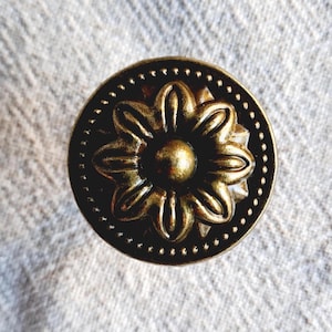 Antique Bronze MEDIUM 'Vintage Flower' Finish Metal Knob- Vintage Style-Farmhouse Design-Drawer Knob-Cabinet Handle-Cupboard Pull