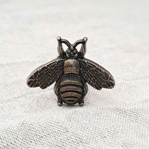 Bee Knob - Furniture, Cabinets, Drawers & Cupboard Hardware - 'Antique Bronze' Finish- Vintage Farmhouse Style-Insect Decor-Knob for Drawers
