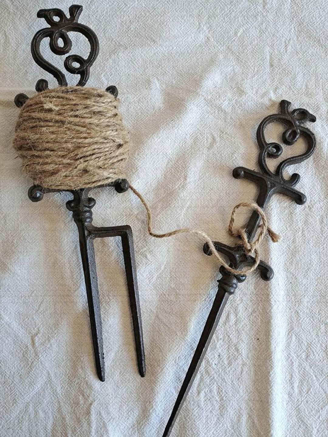 Cast Iron Garden Row Marker String Line - Including 25 M (82 Ft) Jute ...