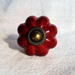 Dark Red Vintage Style Knob - Beautiful Elegant Design - Ideal for Drawers, Cabinets, Cupboards, DIY furniture Projects, Home Renovations
