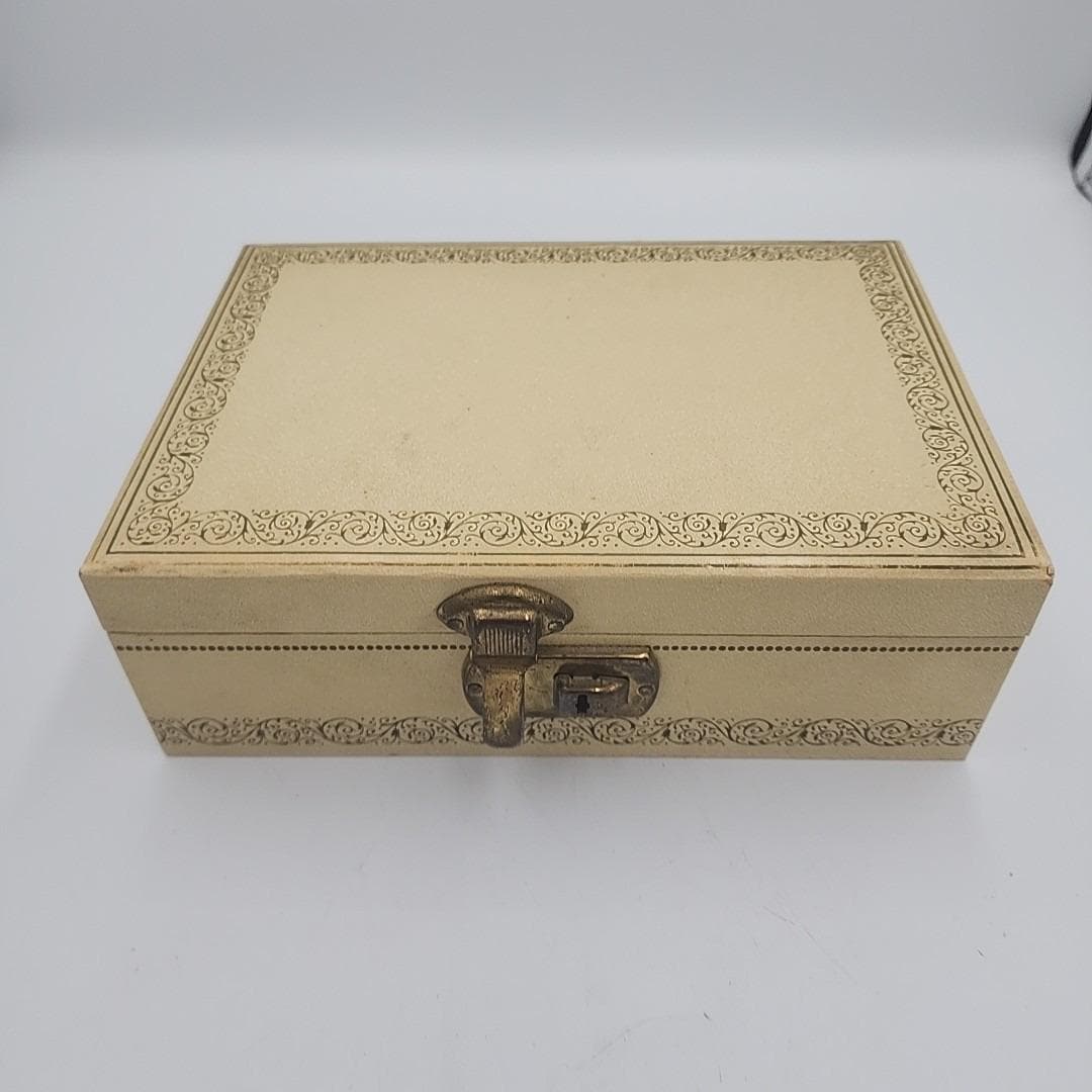 メラニーCellumeECMAmpoule２箱ECMCream1箱 Vintage Mele Cream Gold Trim Jewelry Box Two Tier Red Velvet 9 X 6