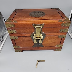 il_300x300.7215744534_nqfl.jpg